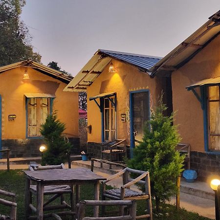 Monkey Mud House And Camps, Bir Hostel Exterior photo