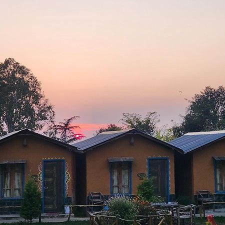 Monkey Mud House And Camps, Bir Hostel Exterior photo