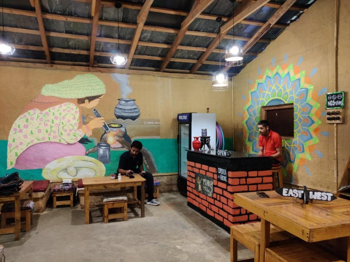 Monkey Mud House And Camps, Bir Hostel Exterior photo