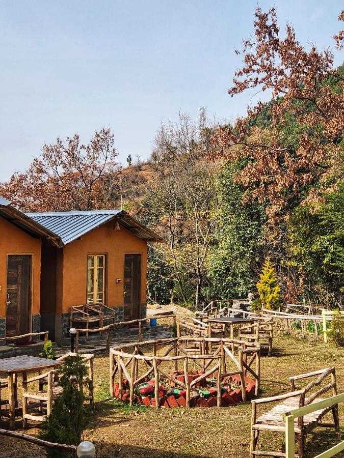 Monkey Mud House And Camps, Bir Hostel Exterior photo