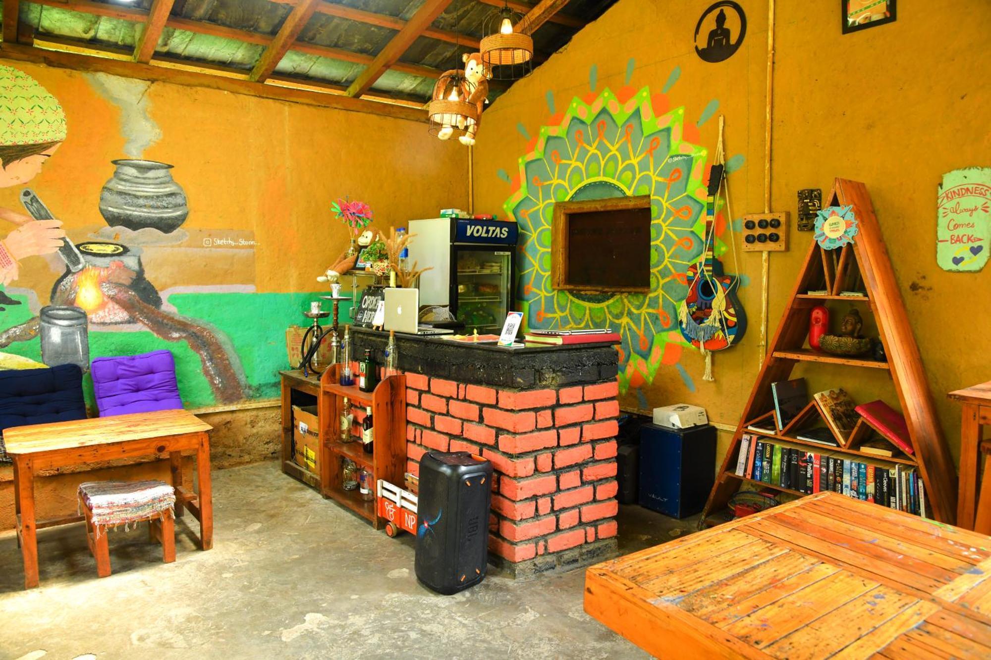 Monkey Mud House And Camps, Bir Hostel Exterior photo