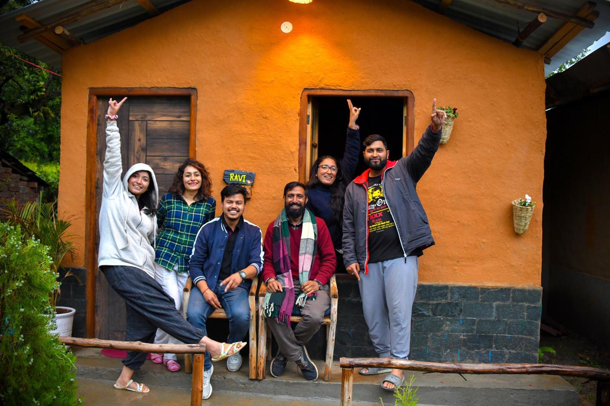 Monkey Mud House And Camps, Bir Hostel Exterior photo