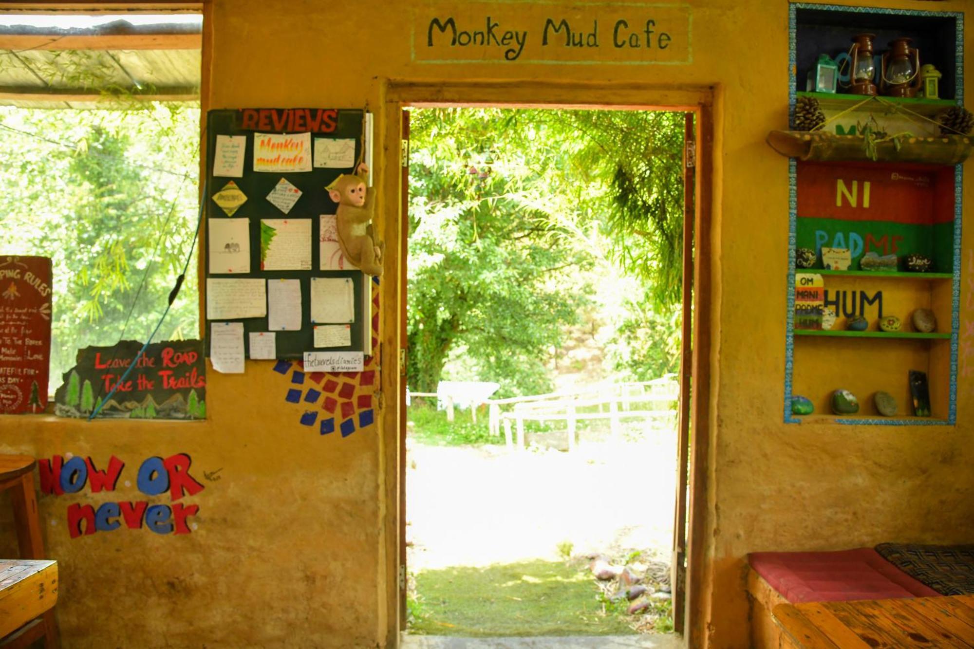 Monkey Mud House And Camps, Bir Hostel Exterior photo