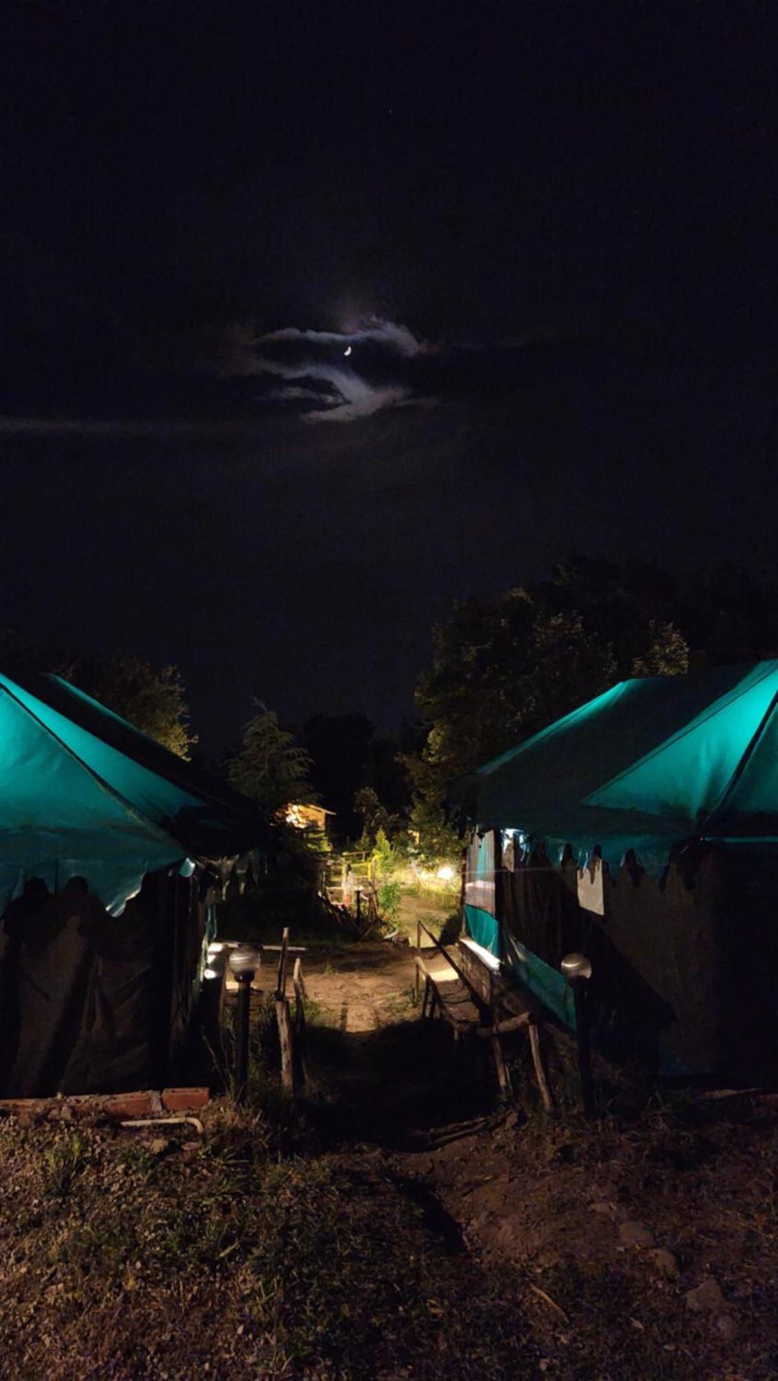 Monkey Mud House And Camps, Bir Hostel Exterior photo