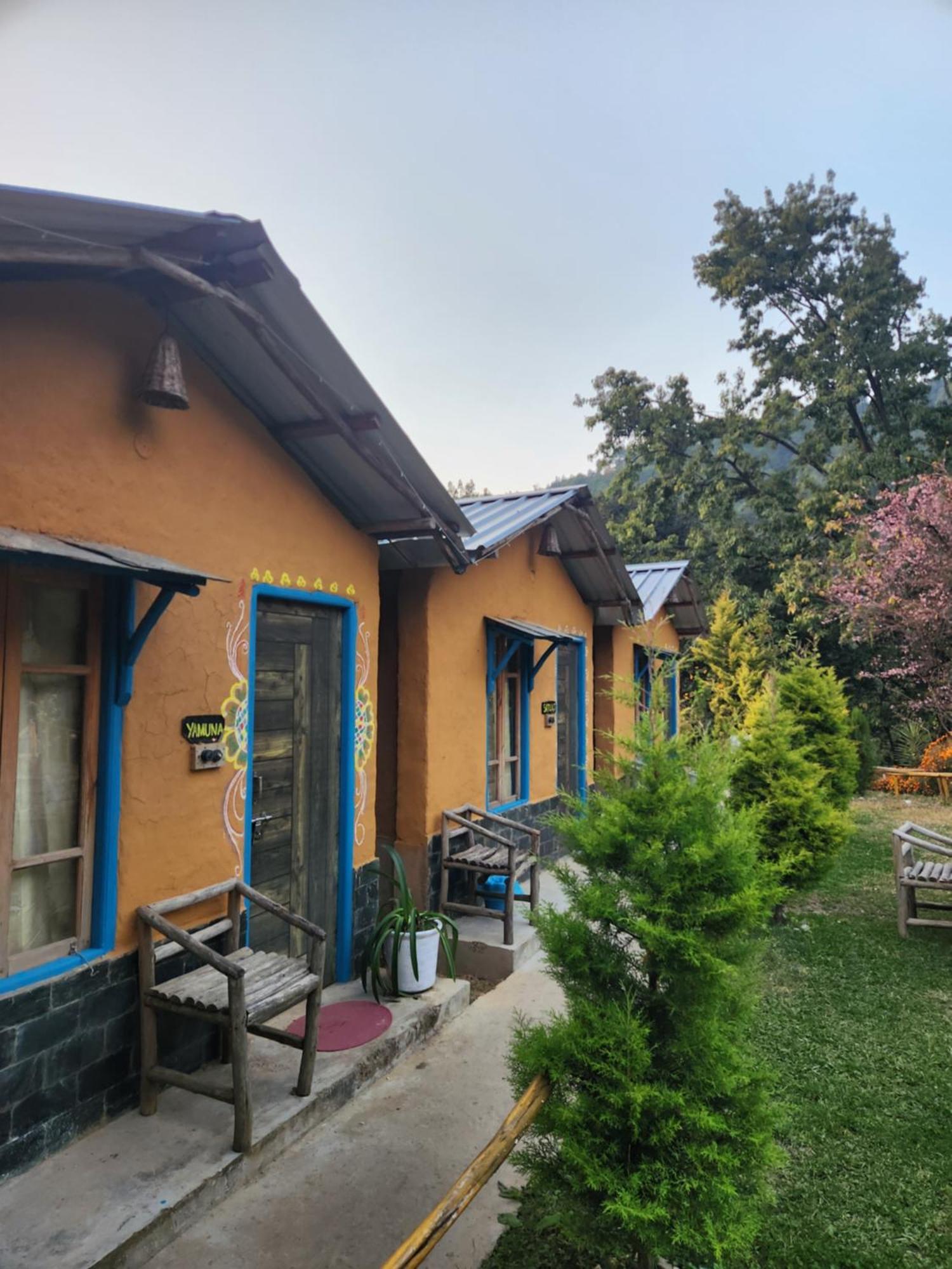 Monkey Mud House And Camps, Bir Hostel Exterior photo